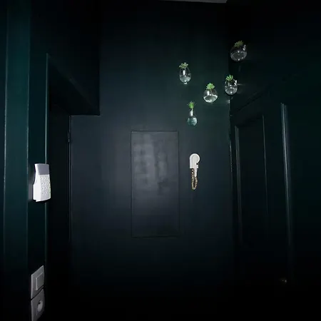 Madame Reve, L'esquermoise شقة