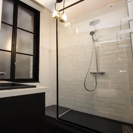 Madame Reve, L'esquermoise * ליל