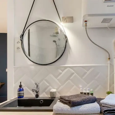 Madame Reve, L'esquermoise