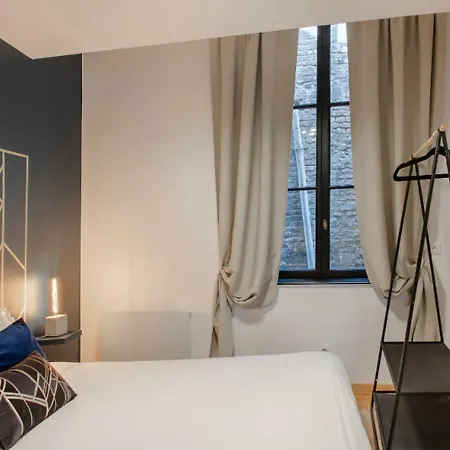 Madame Reve, L'esquermoise ליל