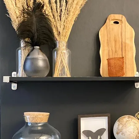 Madame Reve, L'esquermoise شقة