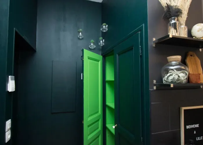 Madame Reve, L'esquermoise Apartamento Lila