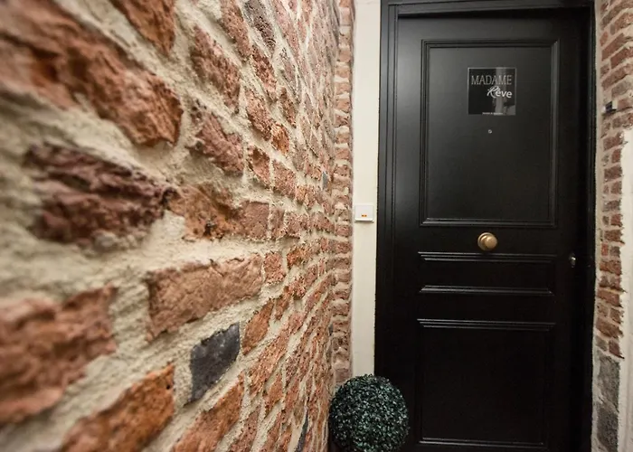 Apartamento Madame Reve, L'esquermoise Lila